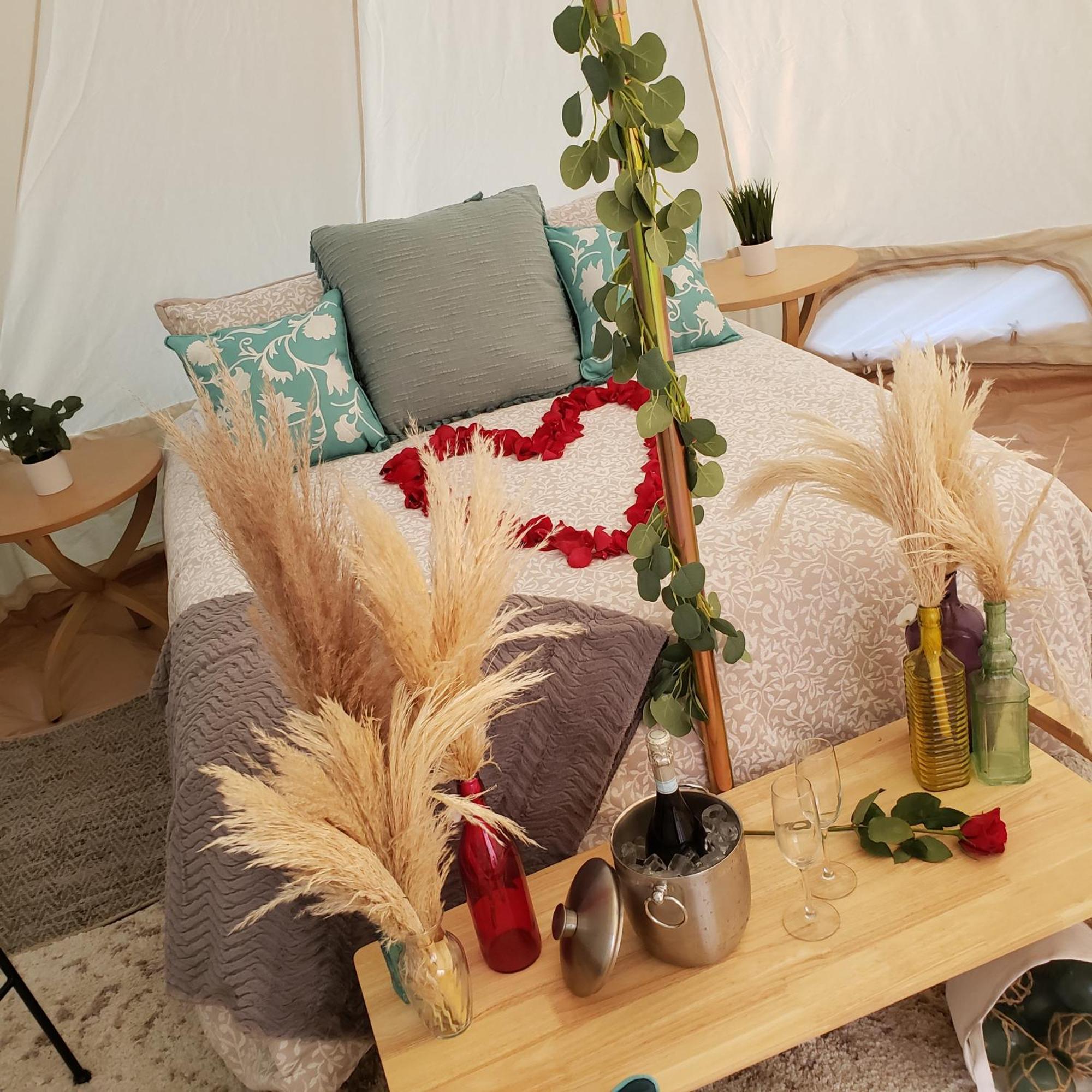 Tente de luxe Lulu's Glamping Tents And Events With Exceptional River View *